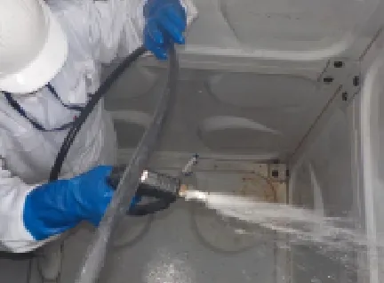 高架水槽清掃作業_2
