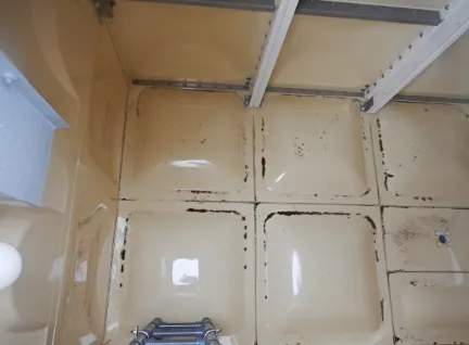 受水槽清掃作業前